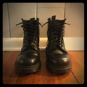 Dr. Martens Mono 1460 8-Eye Boots